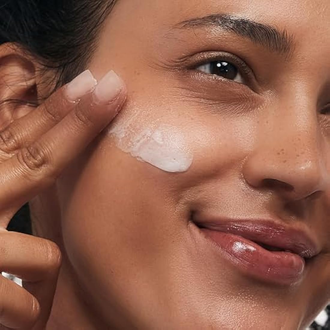 Vasanti Brighten Up! Enzymatic Face Rejuvenator – Brightens, Exfoliates & Cleanses for Soft, Smooth & Radiant Skin – Enriched with Papaya, Professional Microcrystals & Aloe (Full Size)