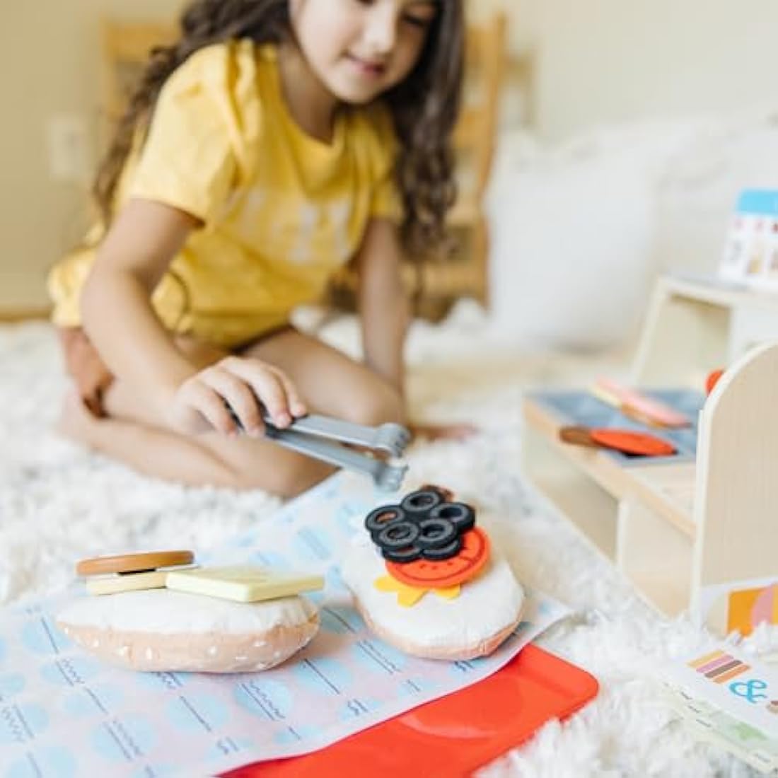 Melissa & Doug Slice & Stack Wooden Sandwich Counter | Pretend Play | Play Food | Wooden Toy | 3+ | Gift for Boy or Girl - FSC Certified