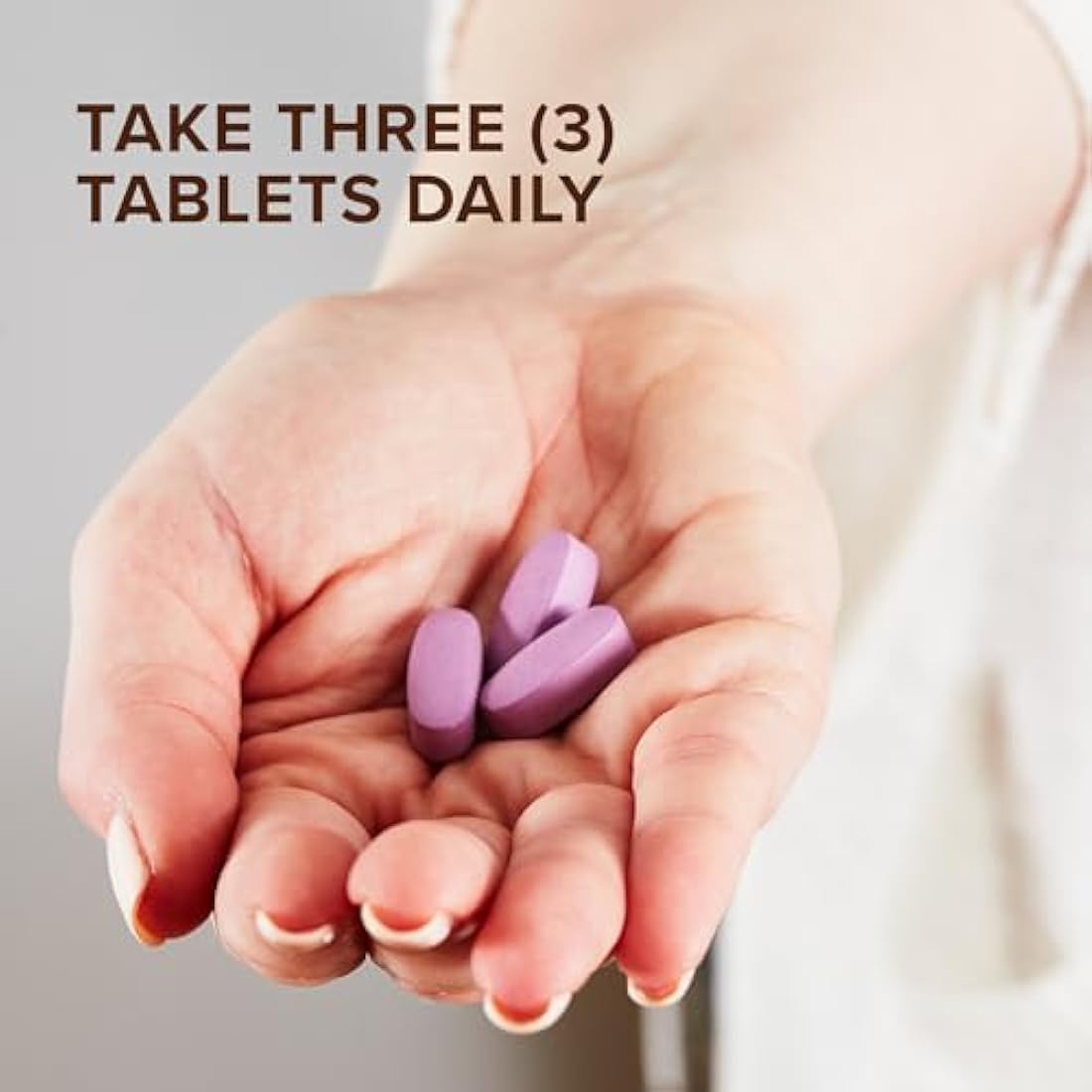 Solgar Female Multiple Tablets - Pack of 60 - With 27 Key Nutrients for Daily Wellbeing - With Vitamin C, B12, Iron and Folic Acid - Vegan