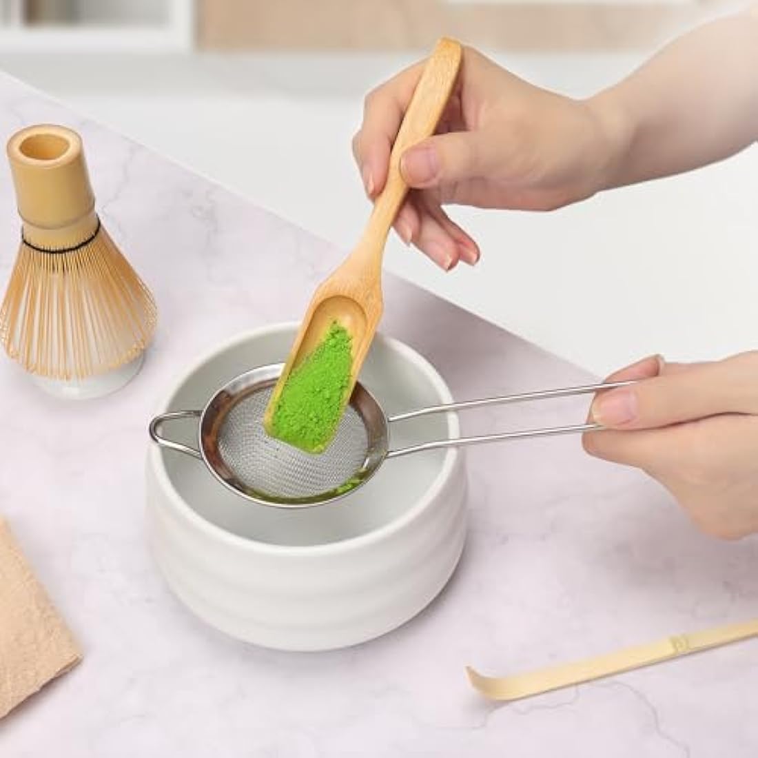 Geebuzz Matcha Whisk Set - Matcha Bowl and Bamboo Matcha Whisk, Scoop, Spoon, Sifter, Whisk Holder, 6pcs Perfect Matcha Starter Kit for Matcha Tea Ceremony (White)