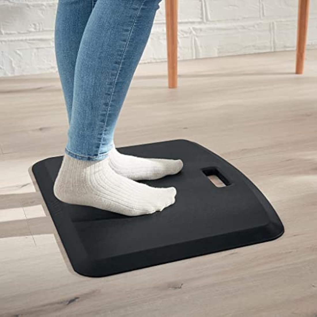 Leitz Anti Fatigue Mat, Cushioned Floor Mat For Home Or Office, Includes Handle, Reduces Fatigue, Leg & Foot Pain, Compact Size, Made From Strong, Soft Foam, Ergo Cosy, Velvet Grey, 53690089