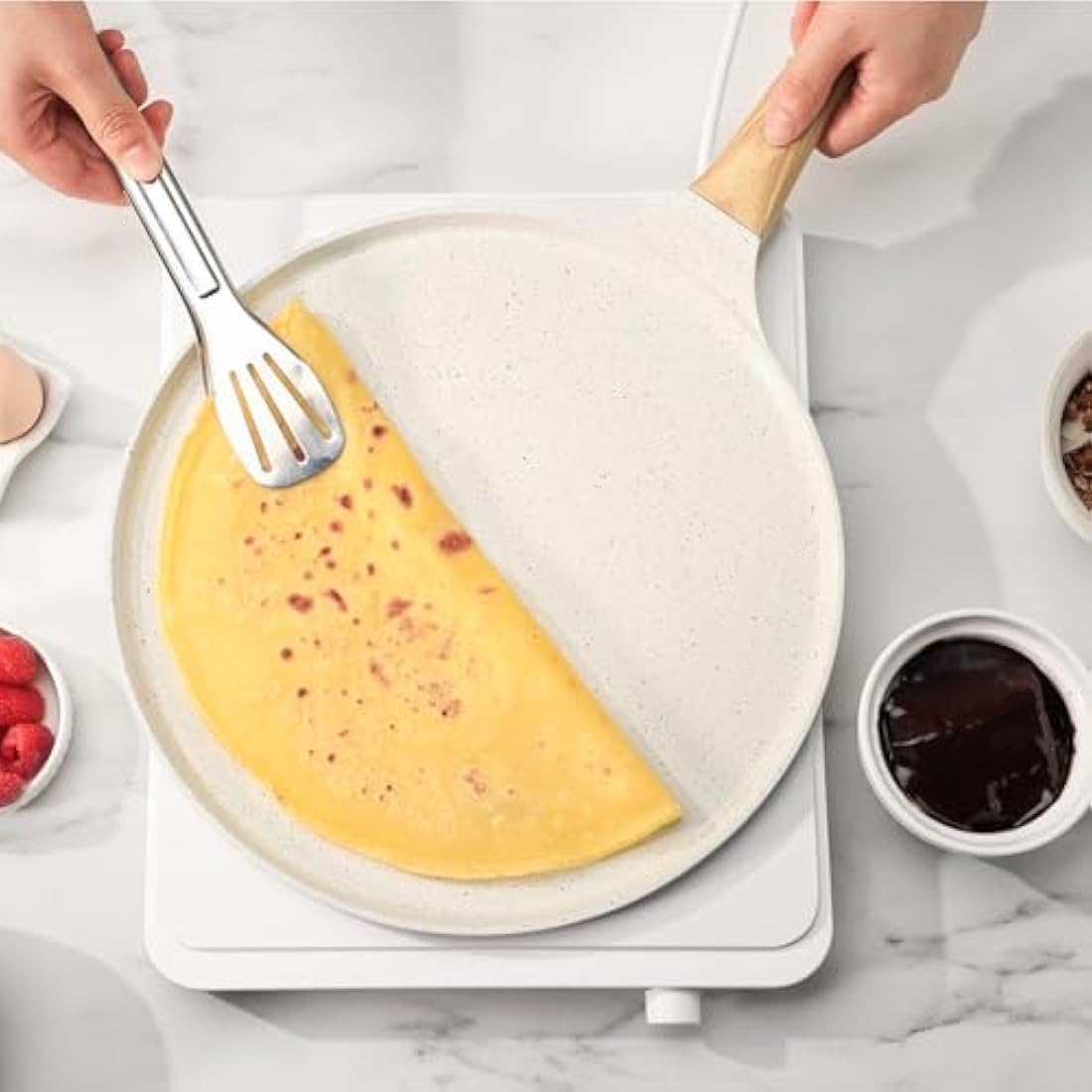 SENSARTE Nonstick Pancake Pan with Spreader, 26cm Swiss Ceramic Coating Dosa Pan Crepe Pan Flat Skillet Tawa Griddle with Stay-Cool Handle, Induction Compatible (White)