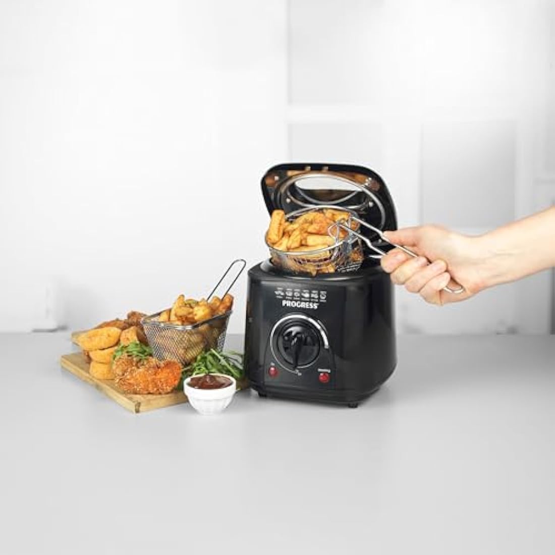 Progress 1L Compact Deep Fat Fryer – Adjustable Temperature Control, Power Lights, Filter to Reduce Odours, Non-Stick Cooking Bowl, Viewing Window, Removable Basket, 950W, Black EK2969PBLK
