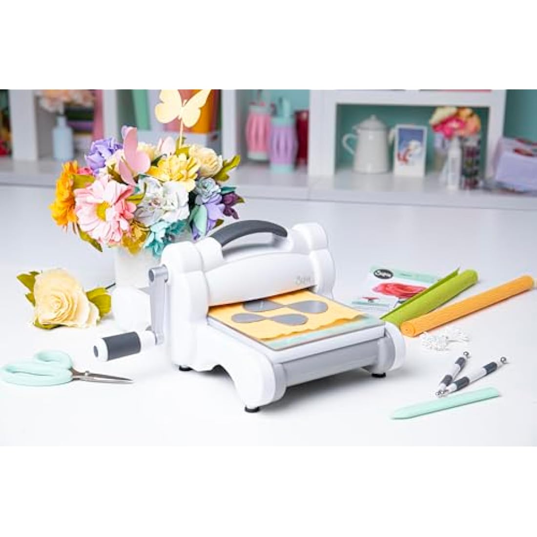 Sizzix Big Shot Die Cutting and Embossing Arts and Craft Machine for Card Making, Scrapbooking and Journaling, 14 1/4" x 12 3/8" x 6 5/8"