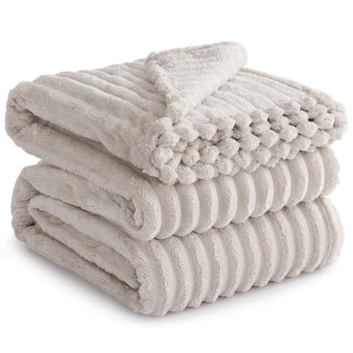 RUIKASI Fleece Throw Blanket for Sofa - Queen Size Fluffy Beige Throws for Sofas Extra Large, Soft Warm Blanket Throw for Couch, Luxury Decorative