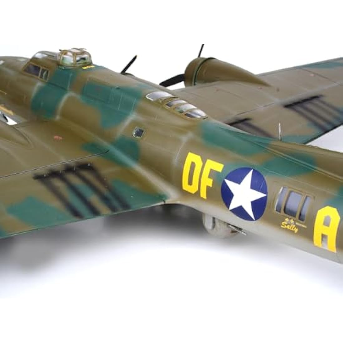 Revell 04297 B-17F Memphis Belle 1:48 Scale Unbuilt/Unpainted Plastic Model Kit