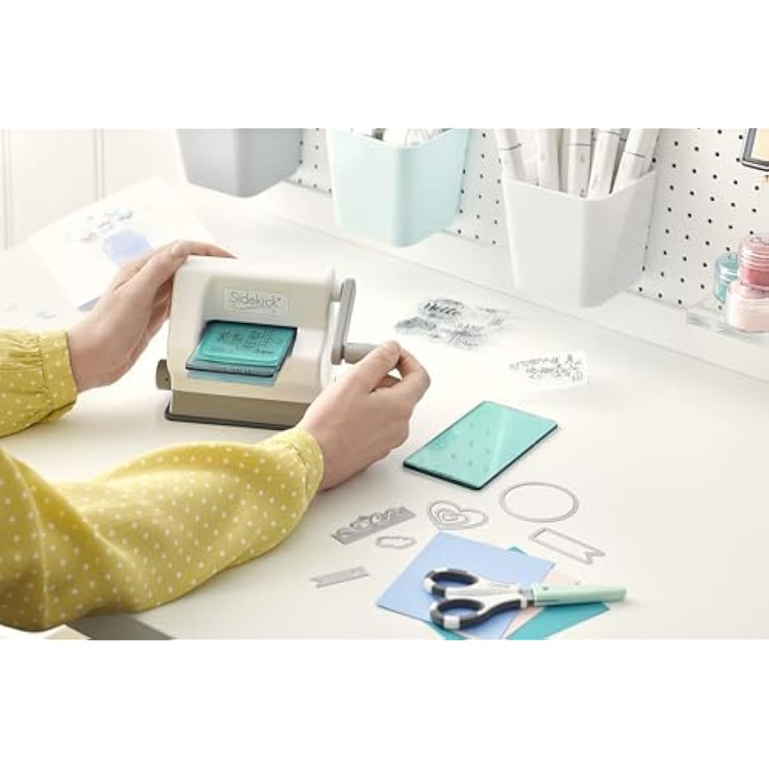 Sizzix Sidekick Mini Die Cutting and Embossing Machine and Craft Kit for Adults and Kids. Perfect for your Card Making, Journaling and Scrapbooking Supplies | 6.35cm Opening