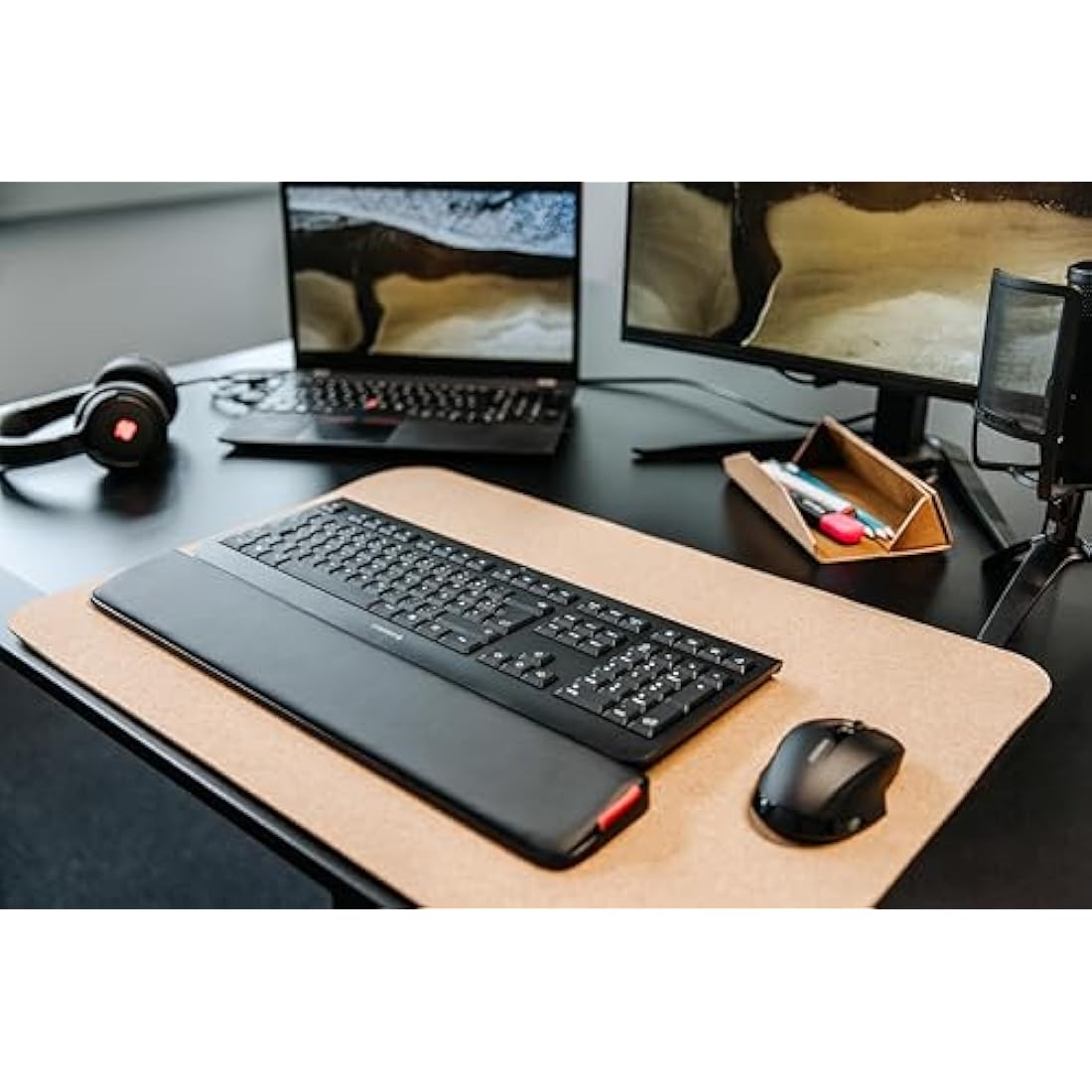 CHERRY MW 3000, Wireless Ergonomic Right-Handed Mouse, 2.4 GHz RF, 6 Buttons, Optical Sensor, Rubberised Side Panels, Battery-Operated, Black