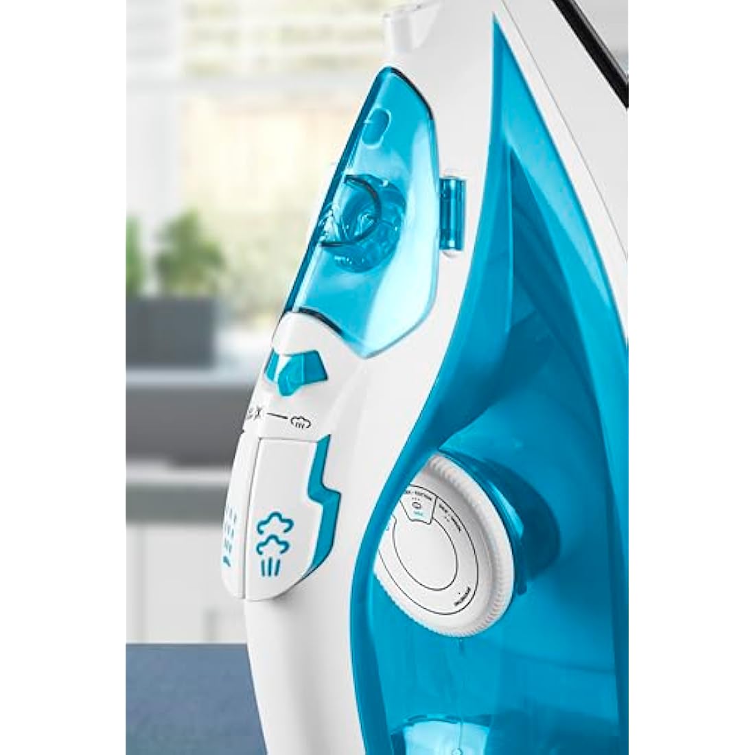 Swan SI16410N 2-in-1 Cord or Cordless Steam Press Iron, Non-Stick Ceramic Soleplate, 2800W, Blue