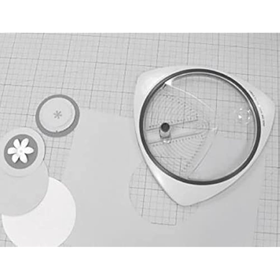 Rayher Circle Cutter for Crafting with 3 Replacement Blades, Paper Trimmer for Circles with a Diameter of 2.6–15 cm