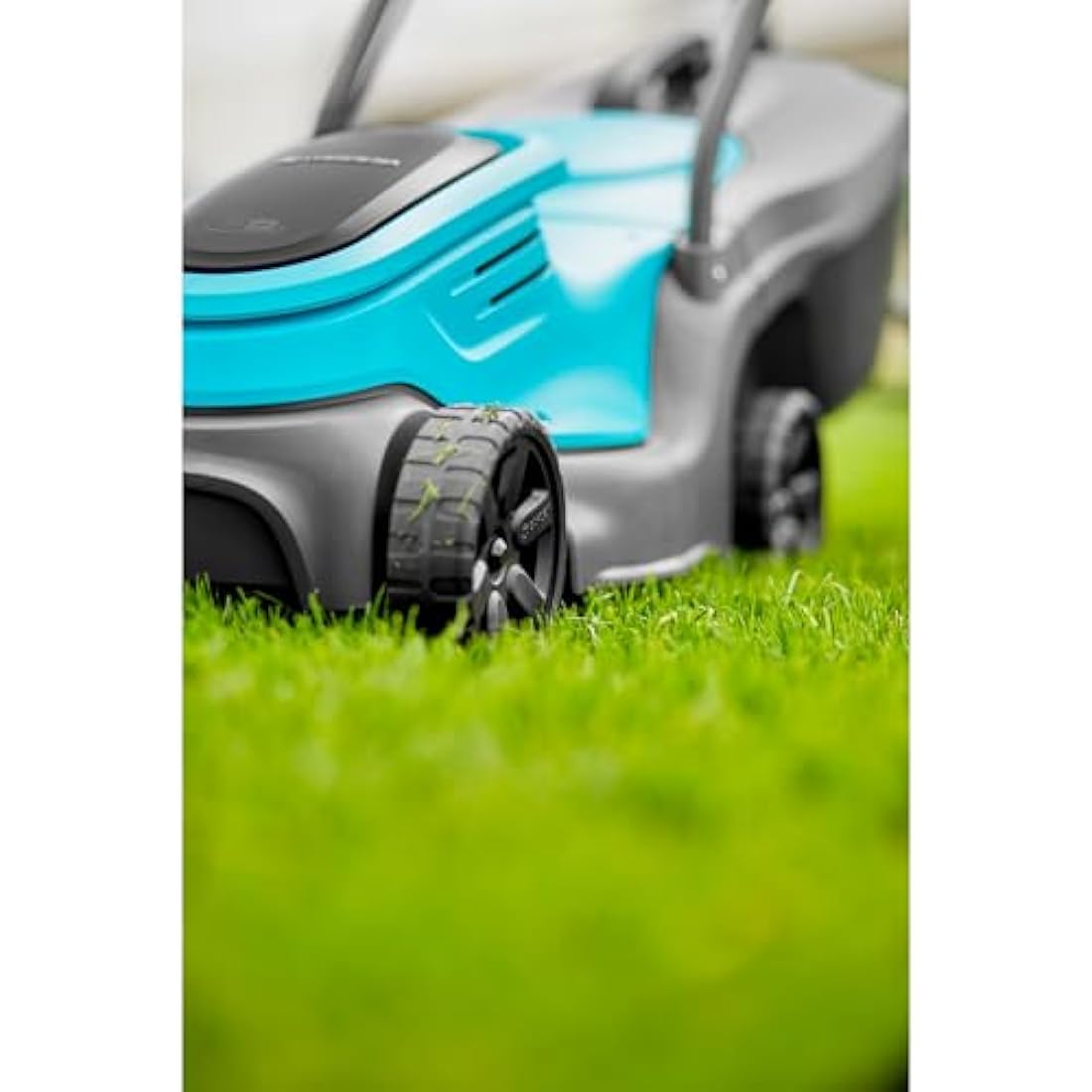 Gardena Battery Lawnmower PowerMax 30/18V P4A without battery: 30 cm cutting width, 35–65 mm cutting height, 25 l catcher capacity, ergonomic handle, foldable frame, brushless motor (14630-55)