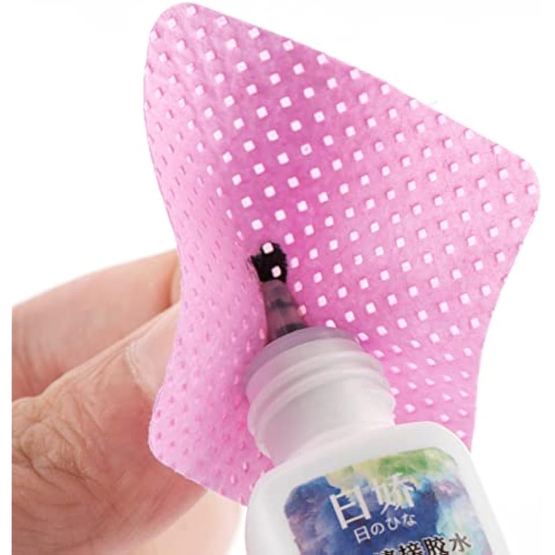 Lint Free Nail Wipes, 600 PCS Eyelash Extension Glue Wipes, Lash Glue Cleaning Pads, Adhesive Wipes, Cotton Pads for Cleaning Tweezers and Glue Bottle Nozzle, Lash Extension Supplies