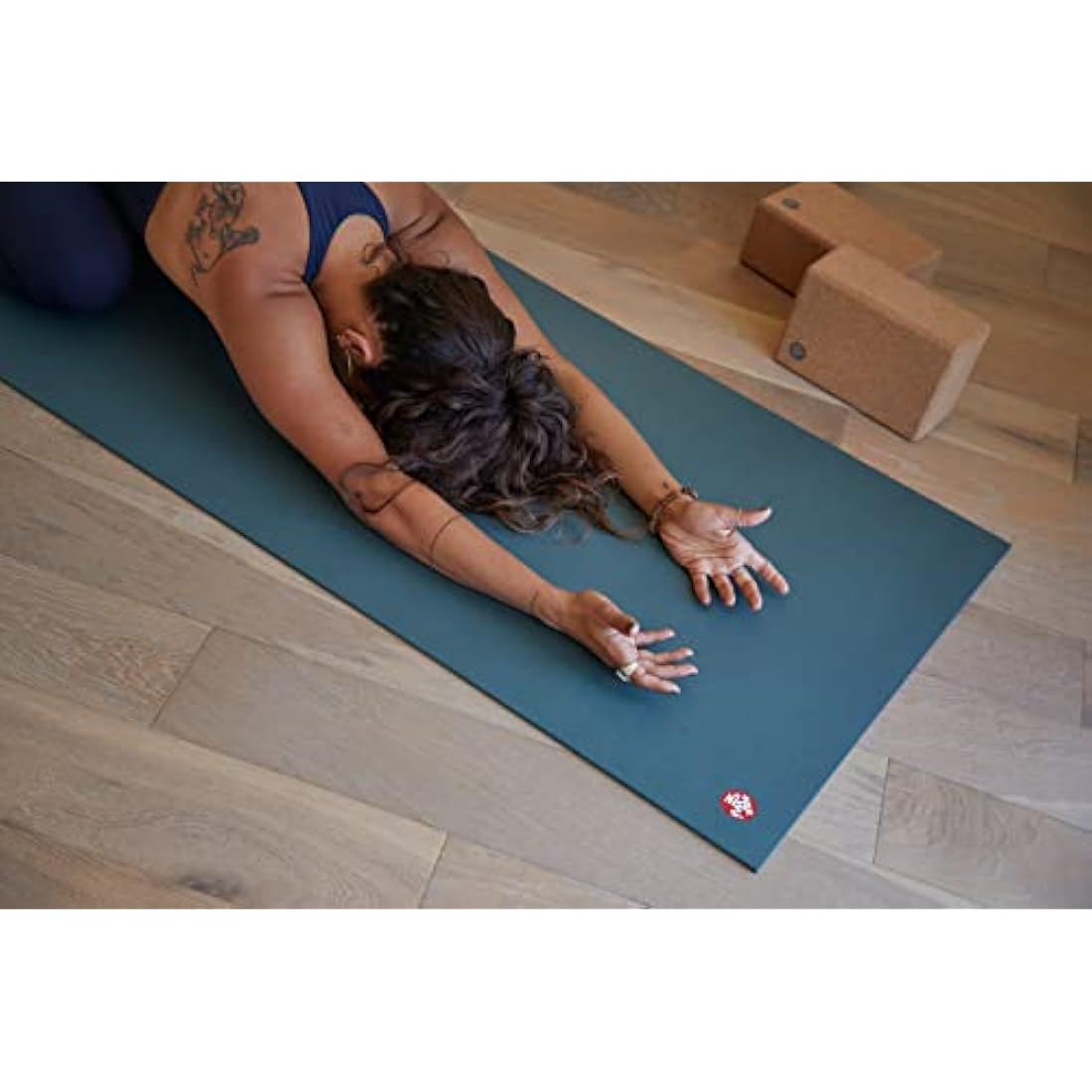Manduka PRO Yoga Mat – Premium 6mm Thick Mat, High Performance Grip, Ultra Dense Cushioning for Support and Stability in Yoga, Pilates, Gym and Any General Fitness