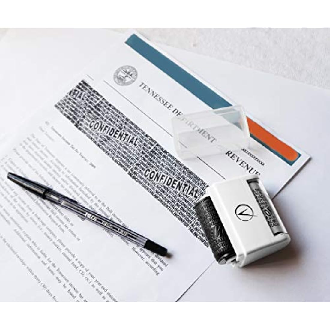 Vantamo Address Blocker Stamp for Hiding Sensitive Information, Wide Identity Theft Protection Roller Stamp with 3 Refills, Confidential Ink Roller for Personal Data Theft Prevention, Classy White