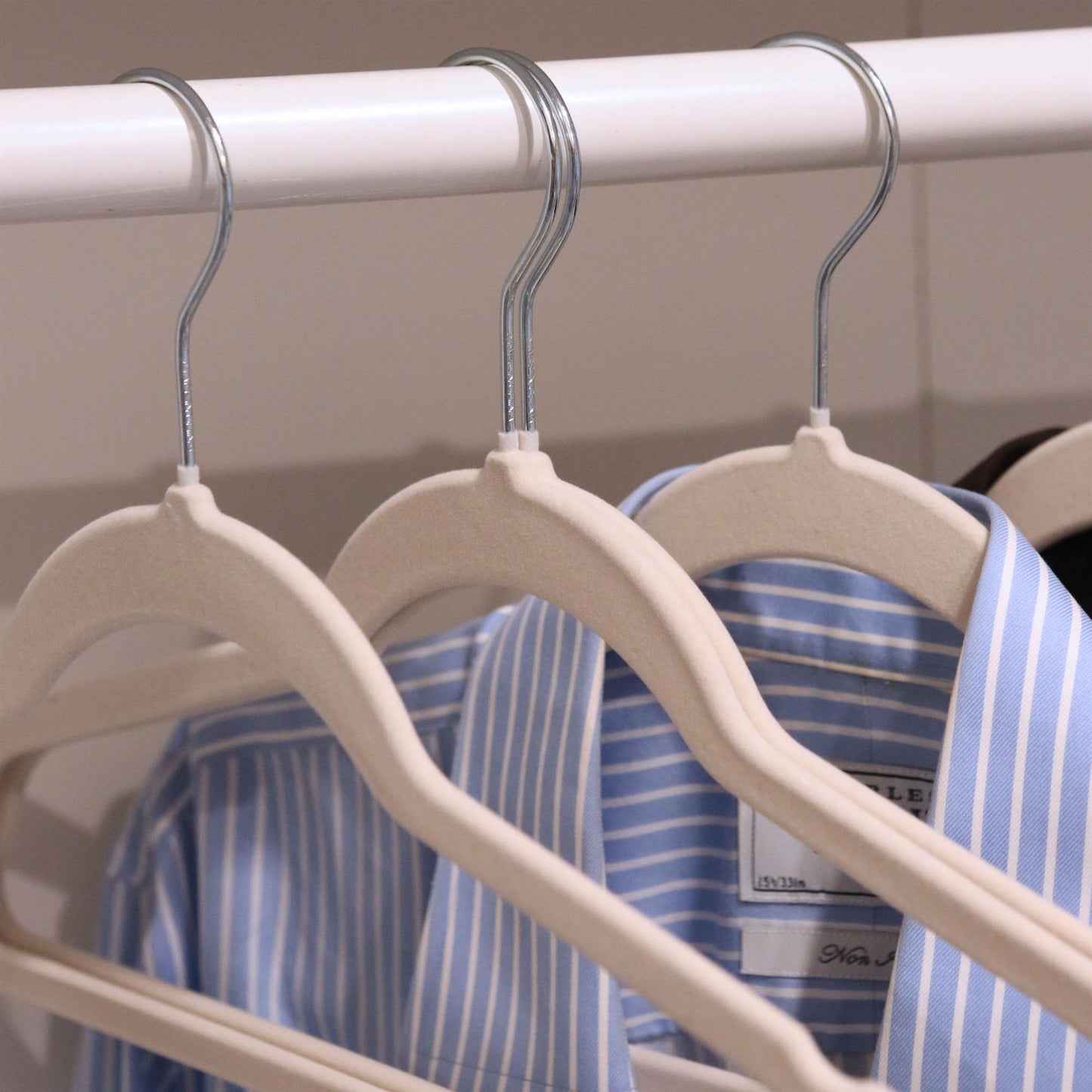 Non-Slip Velvet Hangers - 45cm - Pack of 25