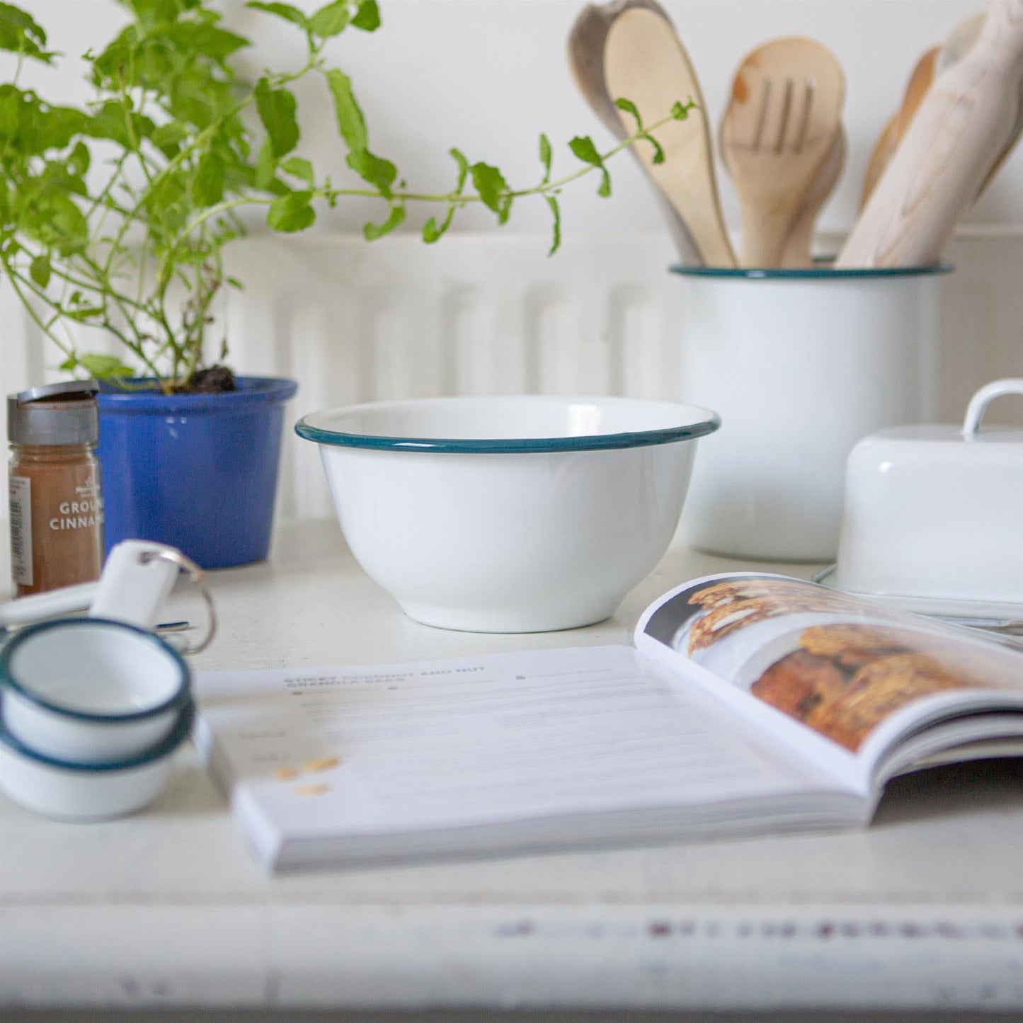 White Enamel Mixing Bowl Set