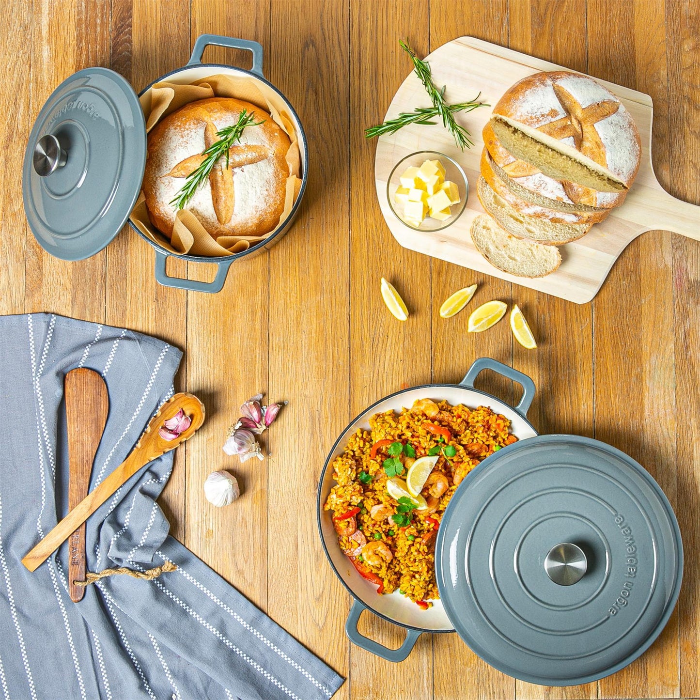 2.3L Dark Grey Cast Iron Shallow Casserole Dish