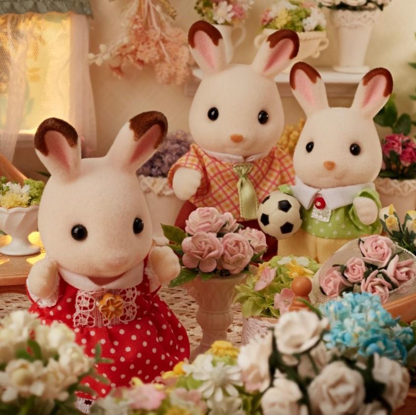 Sylvanian Families Chocolate Rabbit Family Toy Playset for Ages 3 & Up