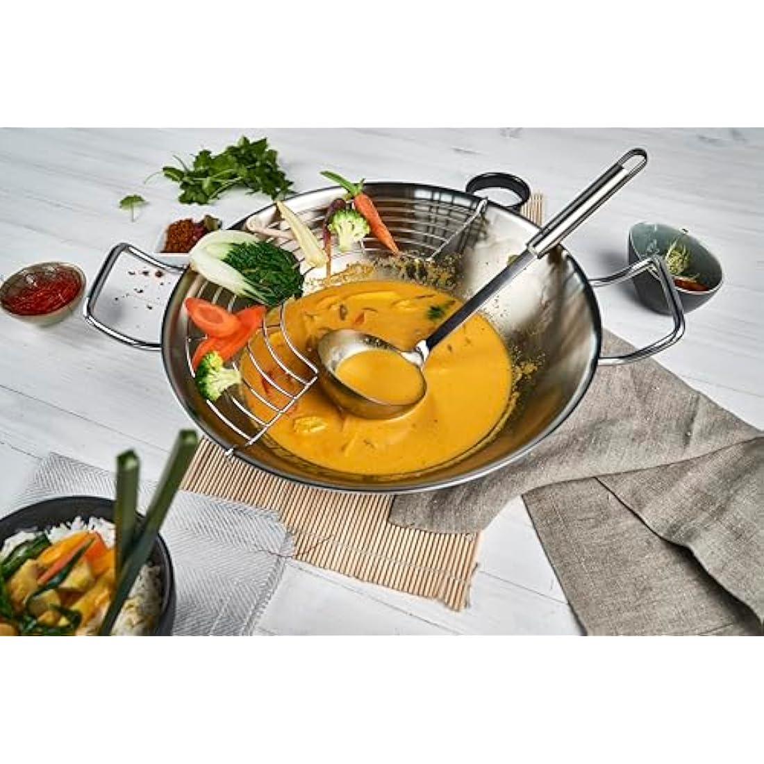 ZWILLING Wok, Incl. Glass Lid and Removable Grid Insert, Suitable for Induction, Ø 32 cm, Stainless Steel, Plus, Silver, 8L, Pack of 1