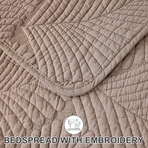 Qucover Quilted Bedspreads Soft and Comfortable Cotton Bedspread Super King Size with Elegant Embroidered Palm Leaf Pattern, 3 Pieces Bedspreads