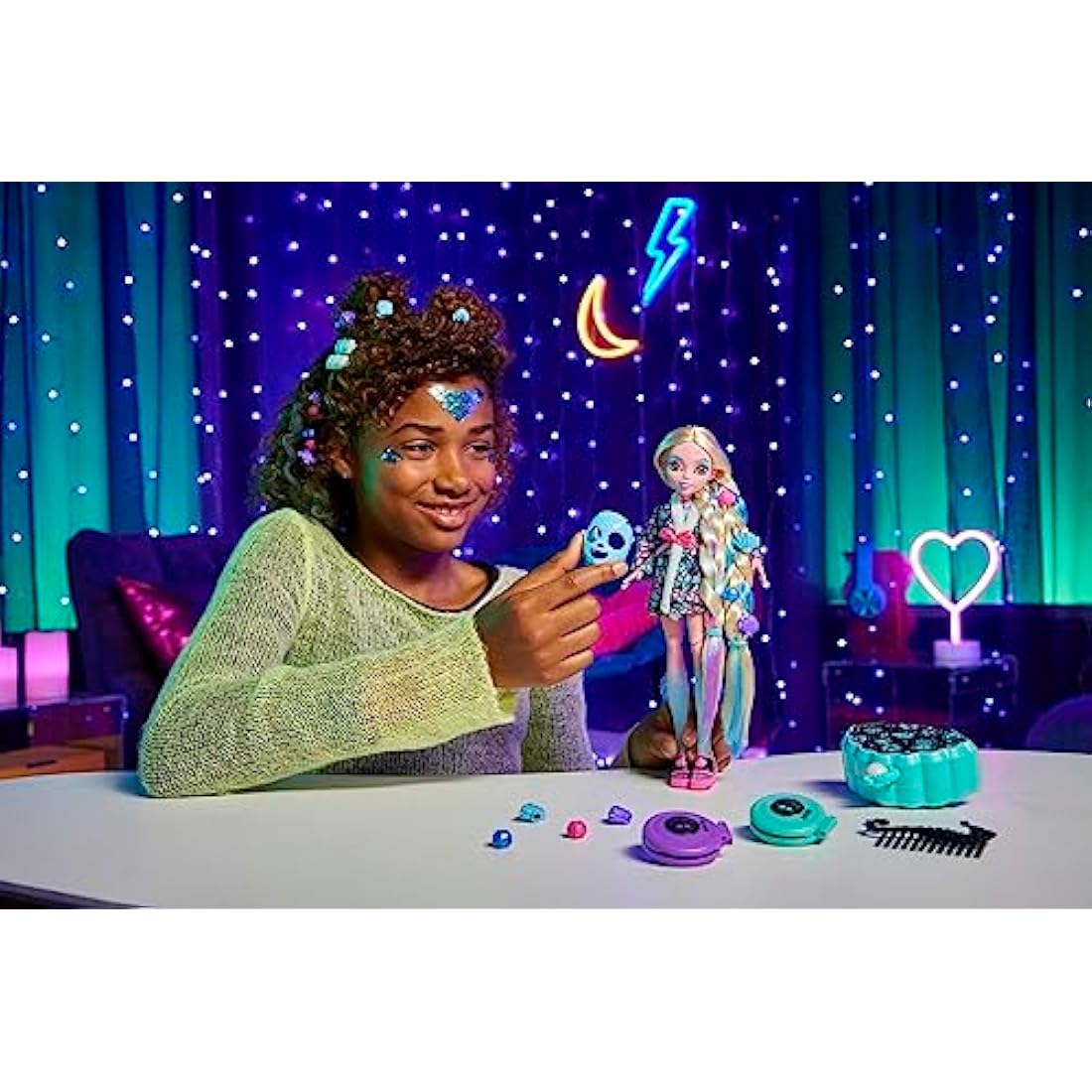 Monster High Doll, Lagoona Blue Spa Day Set with Wear and Share Accessories Like Hair Clips, Hair Chalk and Tattoos (HKY69)