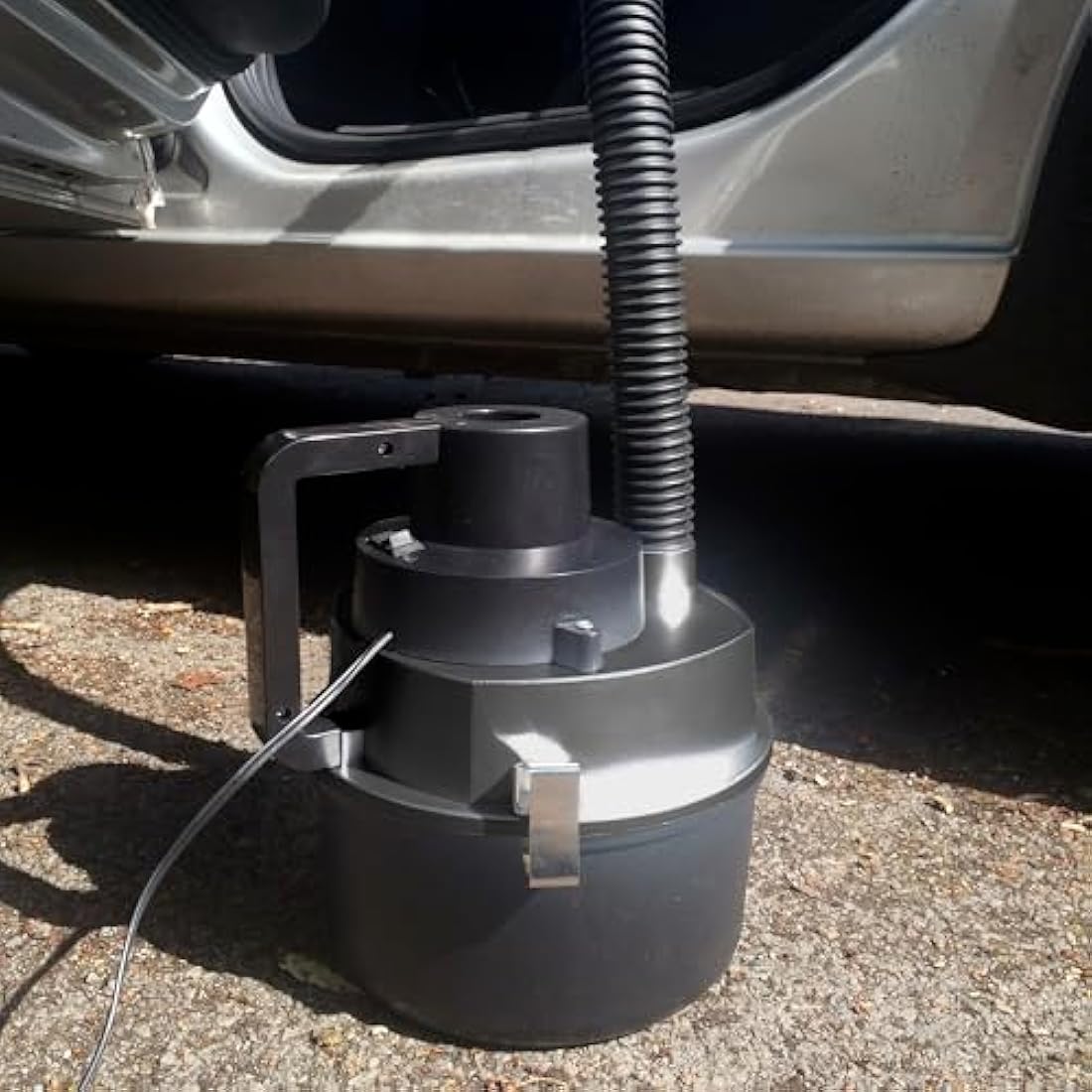 Sakura SS5311 120W Vacuum Cleaner, Perfect for Cars Boats Caravans, Wet and Dry Cleaner and Inflator, Washable Filter, Powered by 12V Socket, Pack of 1