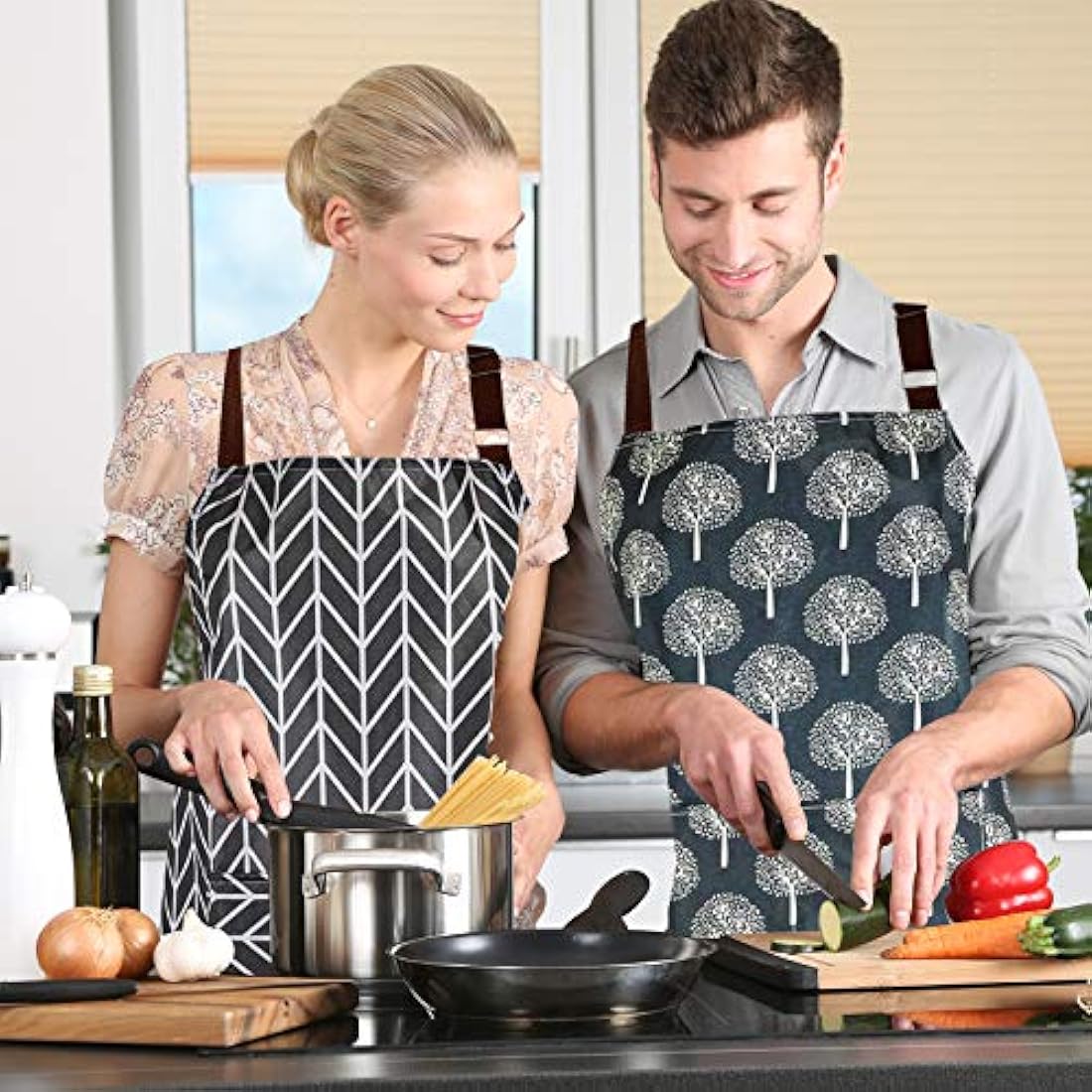 YuZhou 2Pcs PVC Apron for Women Waterproof Plastic Kitchen Cooking Apron with Pocket Wipe Clean Wipeable Coated Apron Chefs Pinafore for Baking Grilling Household Cleaning Dishwashing