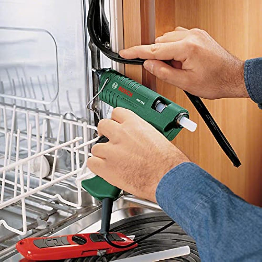 Bosch Glue Gun PKP 18 E (1 x Extra-Length Nozzle, Glue Stick, 240 V),Package may vary [Energy Class A]