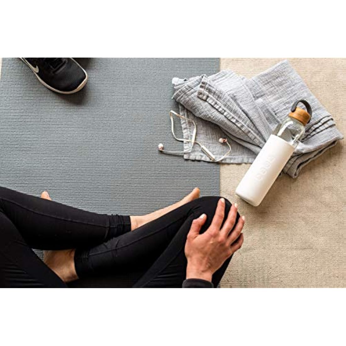 Soma Glass Water Bottle, Eco-Friendly Alternative (White, 24oz/740ml)