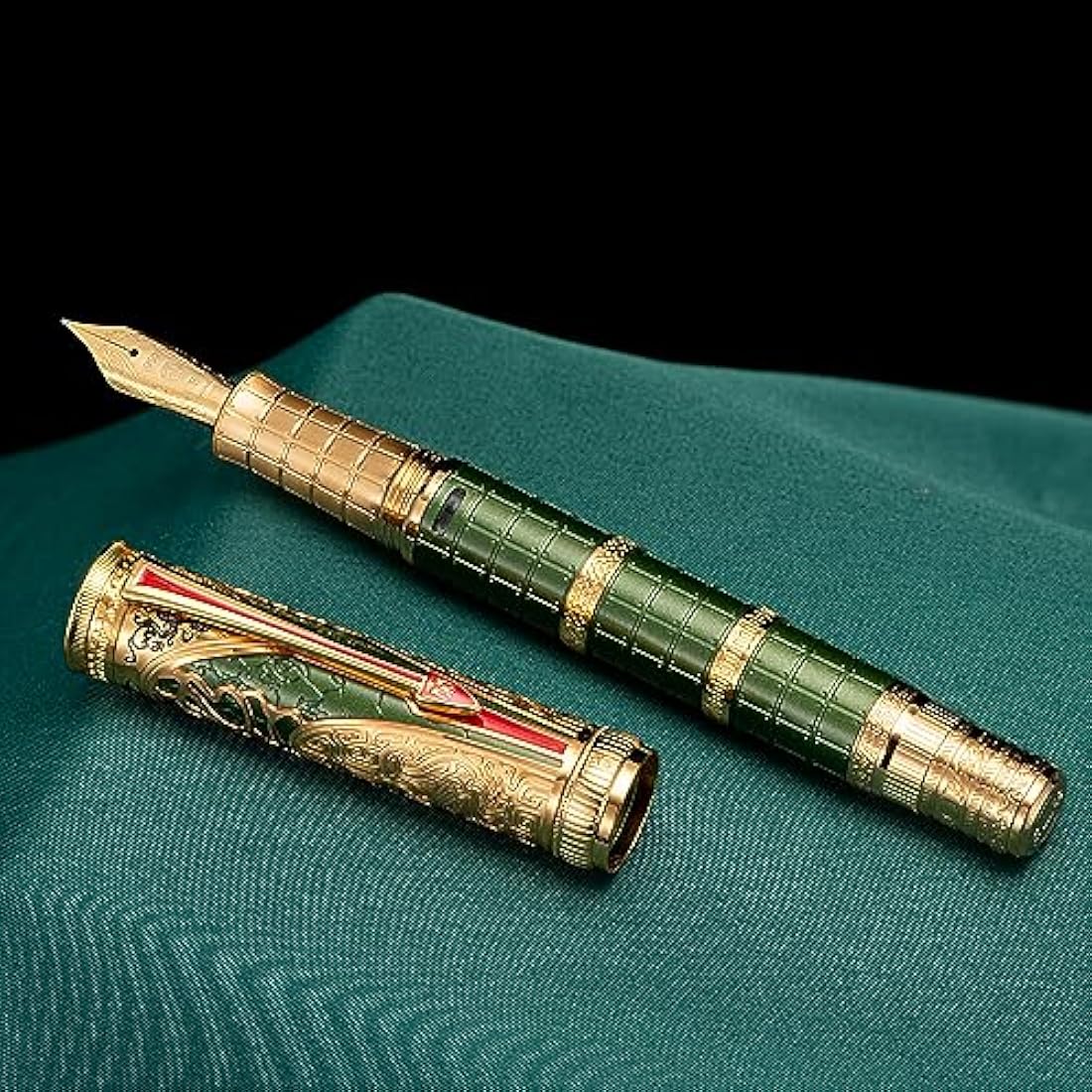 Hong Dian D5 Qin Dynasty Fountain Pen - Green Gold, Extra Fine Point, Piston Filler, Chinese Totem Retro Engraved Soft Writing Pen Set