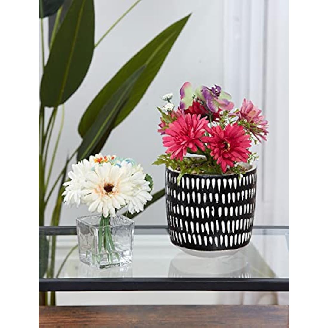 Sleepdown Halo Artificial Faux Flowers Floral Square Vase Artificial Plant for Home Office Bathroom Decor Indoor Decoration Aesthetics, Medium