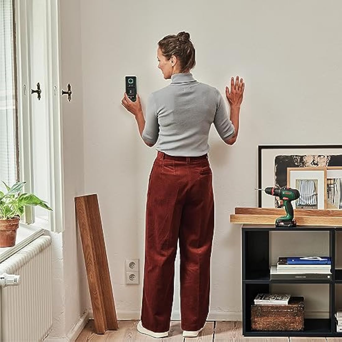 Bosch detector Truvo 2nd gen. (easy one-button handling, simple detection of live cables & metal wall scanner up to 70mm, in E-Commerce cardboard box)