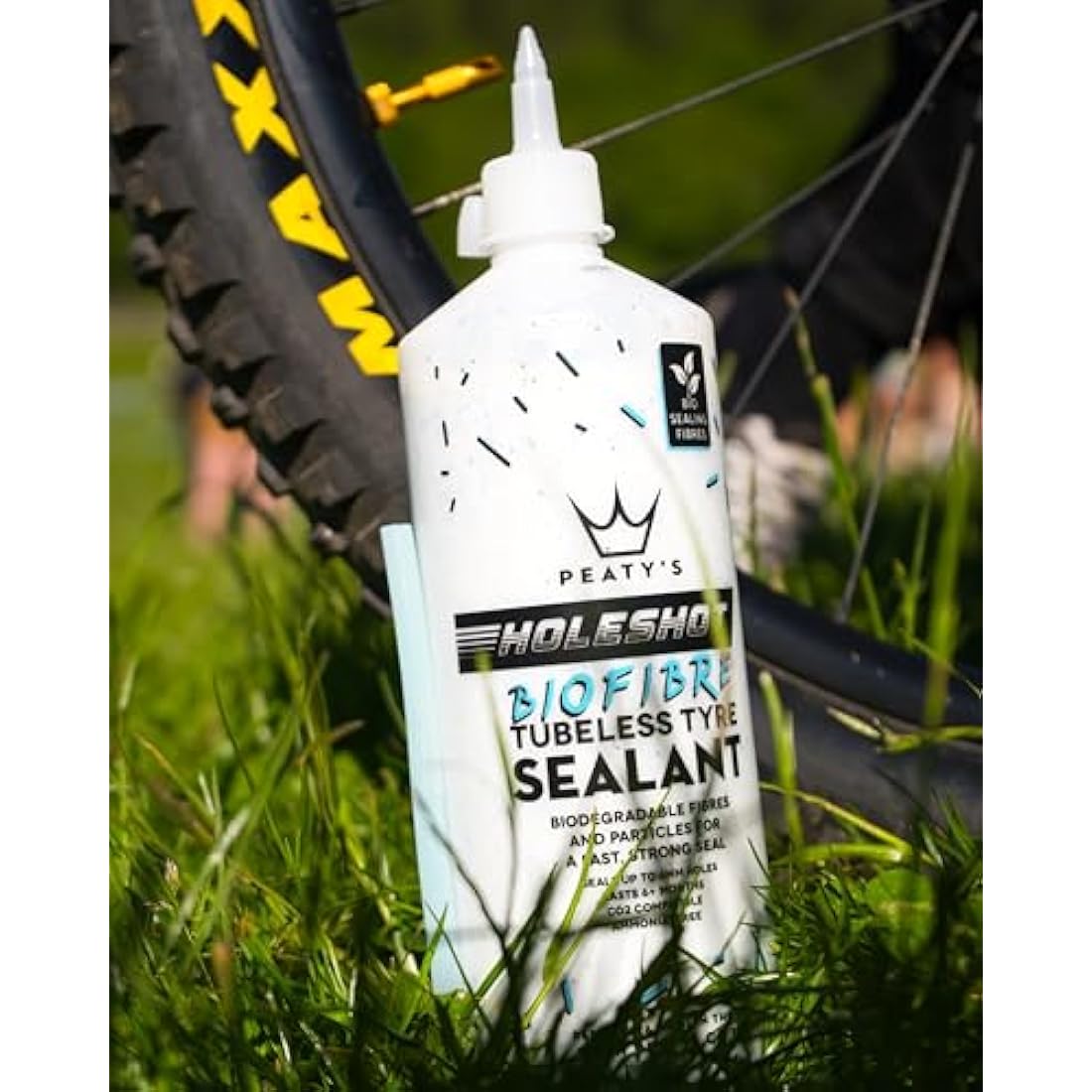 Peaty's Holeshot Biofibre Tubeless Tyre Sealant, Fast Acting Puncture Repair, Seals Up to 6mm holes for MTB, Road and Gravel Bikes, Uses Biodegradable Sealing Fibres