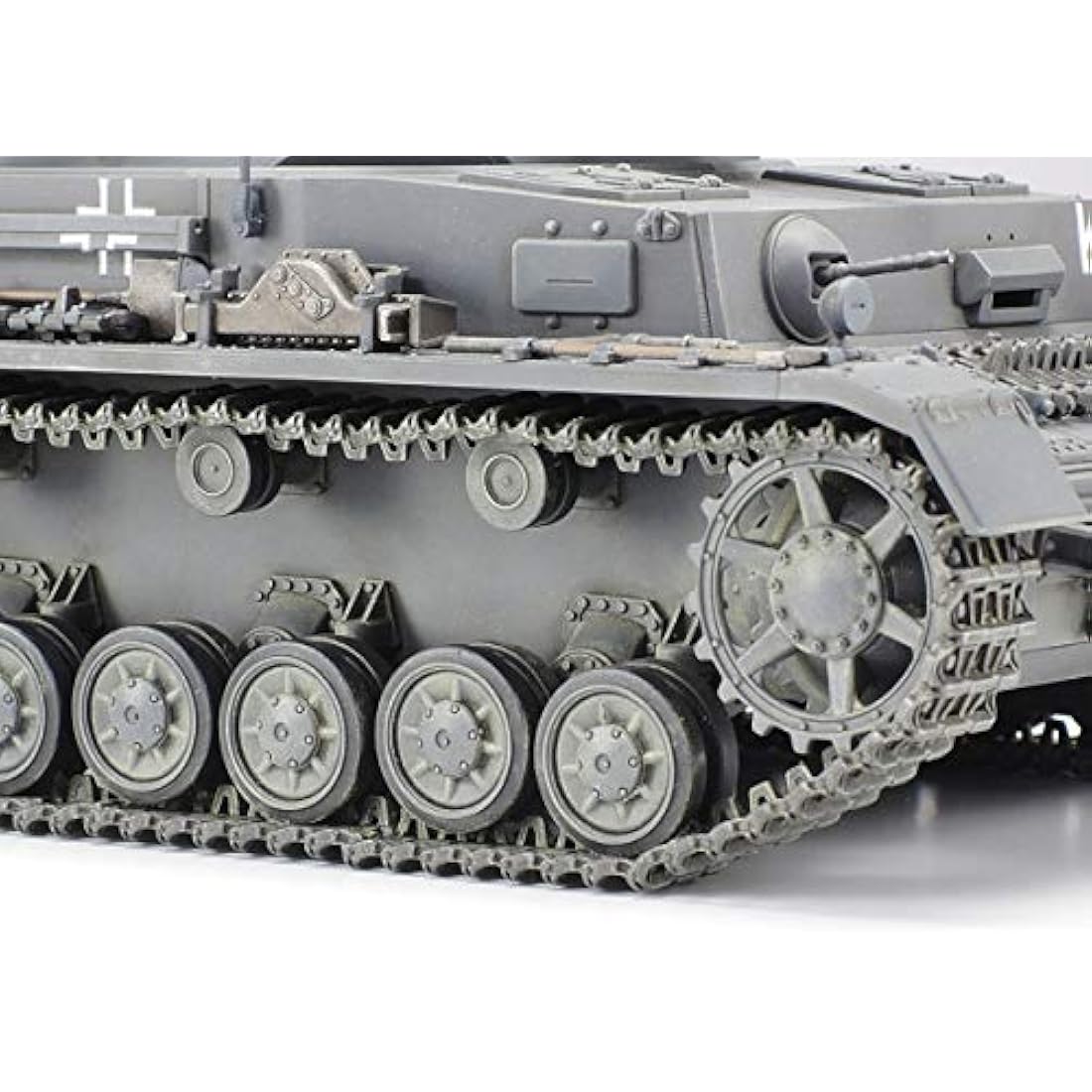 TAMIYA 35374-000 1:35 German Panzerkampfwagen IV Version F L24/75 mm, Model Kit, Plastic Kit, Assembly Kit, Detailed Replica, Unpainted, Grey