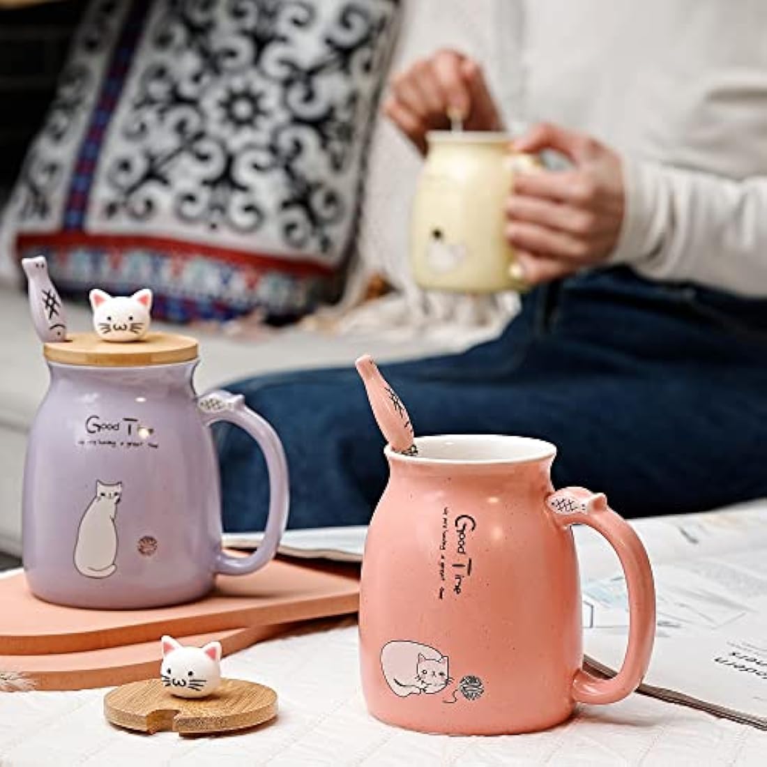 Cute Cat Mug Set of 4 Ceramic Coffee Cups with Lovely Kitty lid and Fish Spoon Novelty Morning Tea Milk Mug Set for Girls Women Christmas Birthday Gift Mug 450ML/15oz (4pcs,Blue Pink Purple Yellow)