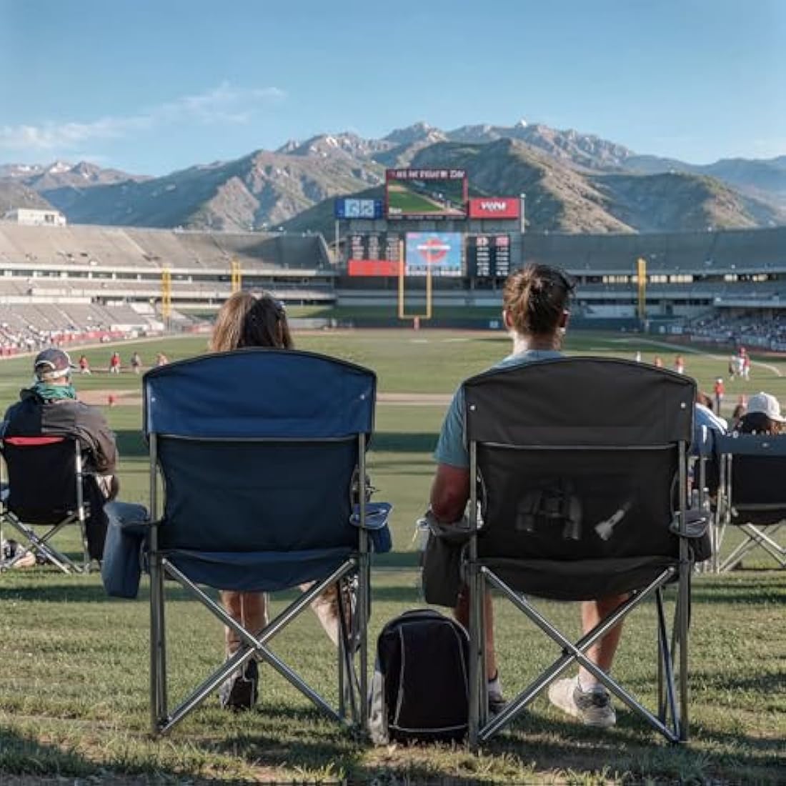 OVERMONT 204kg Oversized Camping Folding Chair for Adults with Cooler Bag & Carry Bag-Heavy Duty Lawn Chair with Cup Holder Support 450 LBS with High Back Comfy for Garden Picnic Beach