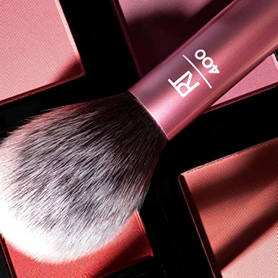 Real Techniques Ultra Plush Blush Makeup Brush, For Loose, Cream, or Pressed Blush, Rosy Glow Cheeks, Fluffy Powder Brush, Aluminum Ferrules, Synthetic Bristles, Vegan and Cruelty Free, 1 Count