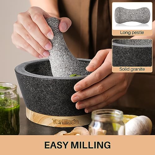 Tortillada – 16 cm Mortar and Pestle Set Large Made of Natural Granite with Anti-Scratch Wood Base Granite Spice Herb Grinder Pill Crusher with 50 Recipes, Black