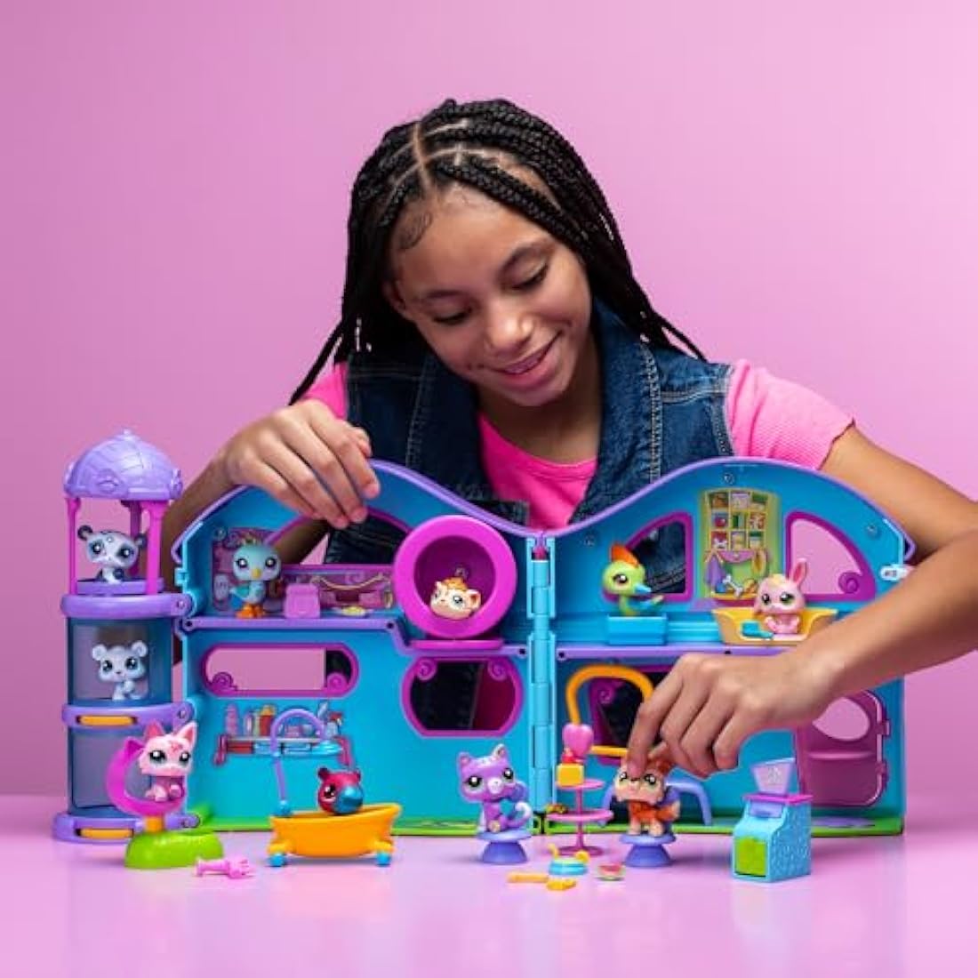 Littlest Pet Shop Series 2 Pet Shop Playset | LPS Playset With 2 Pet Mini Figures 20 Accessories 1 Collector Card And 1 Virtual Code | Animal Collectable Kids Toys For Girls And Boys