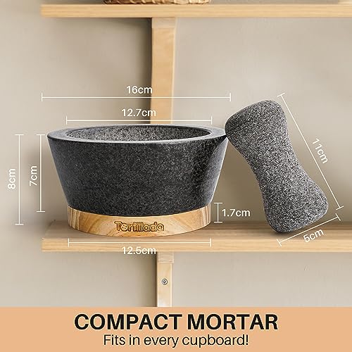Tortillada – 16 cm Mortar and Pestle Set Large Made of Natural Granite with Anti-Scratch Wood Base Granite Spice Herb Grinder Pill Crusher with 50 Recipes, Black