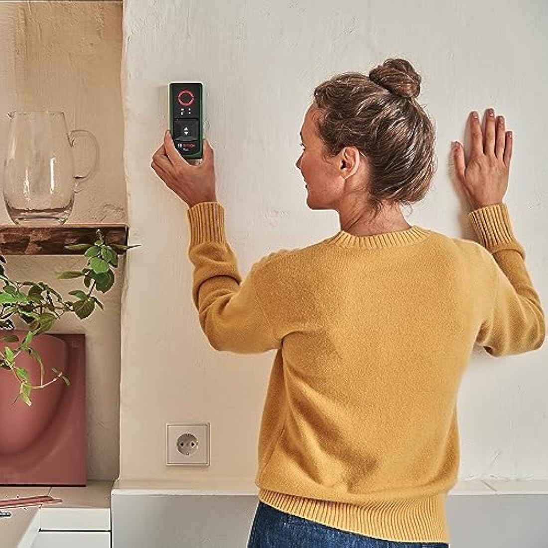 Bosch detector Truvo 2nd gen. (easy one-button handling, simple detection of live cables & metal wall scanner up to 70mm, in E-Commerce cardboard box)