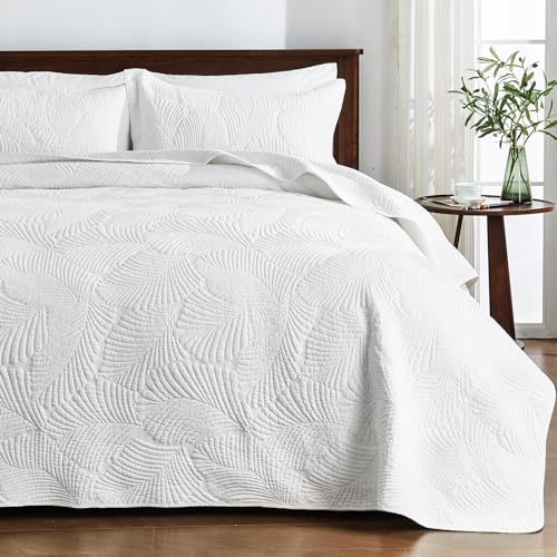Qucover Quilted Bedspreads Soft and Comfortable Cotton Bedspread Super King Size with Elegant Embroidered Palm Leaf Pattern, 3 Pieces Bedspreads