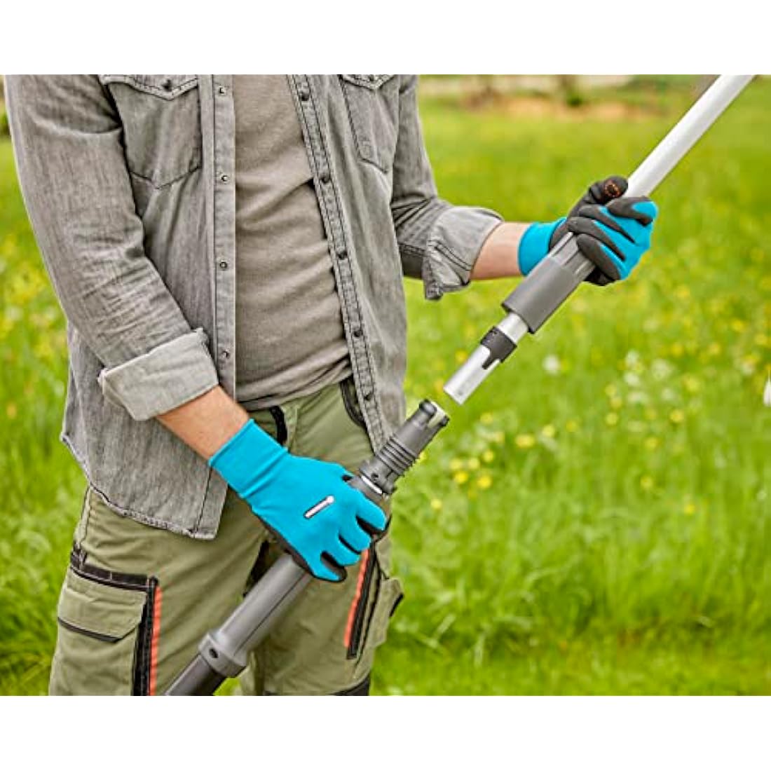 Gardena Cordless Telescopic Tree Pruner HighCut 360/18V P4A no battery: Lopper with telescopic handle for branches up to 5 m high, rotating cutting head, ergonomic handle, LED display (14776-55)