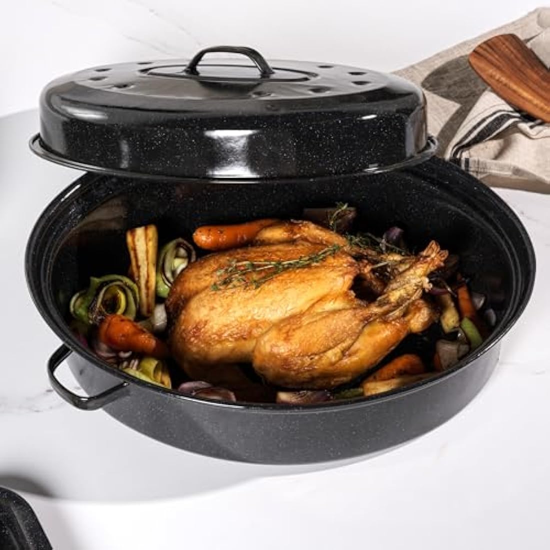 Salter BW12811EU7 Self-Basting Roaster – 38cm Vitreous Enamel Coated Steel Roasting Tin With Lid, Oval Dish, PFAS-Free, Dishwasher Safe, Oven Safe to 230°C, Easy Clean, Roast Meat/Vegetables, Black