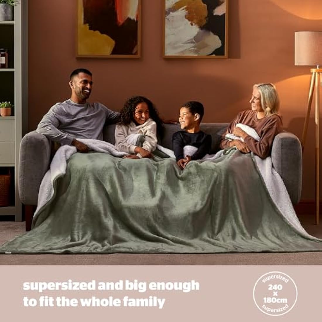 Silentnight Snugsie Giant Blanket - Fleece Throw Plush Blanket Super-Sized with Warm Sherpa Fleece Inside Reversible for Whole Family Sofa Couch Bed - 240 x 180cm – Green
