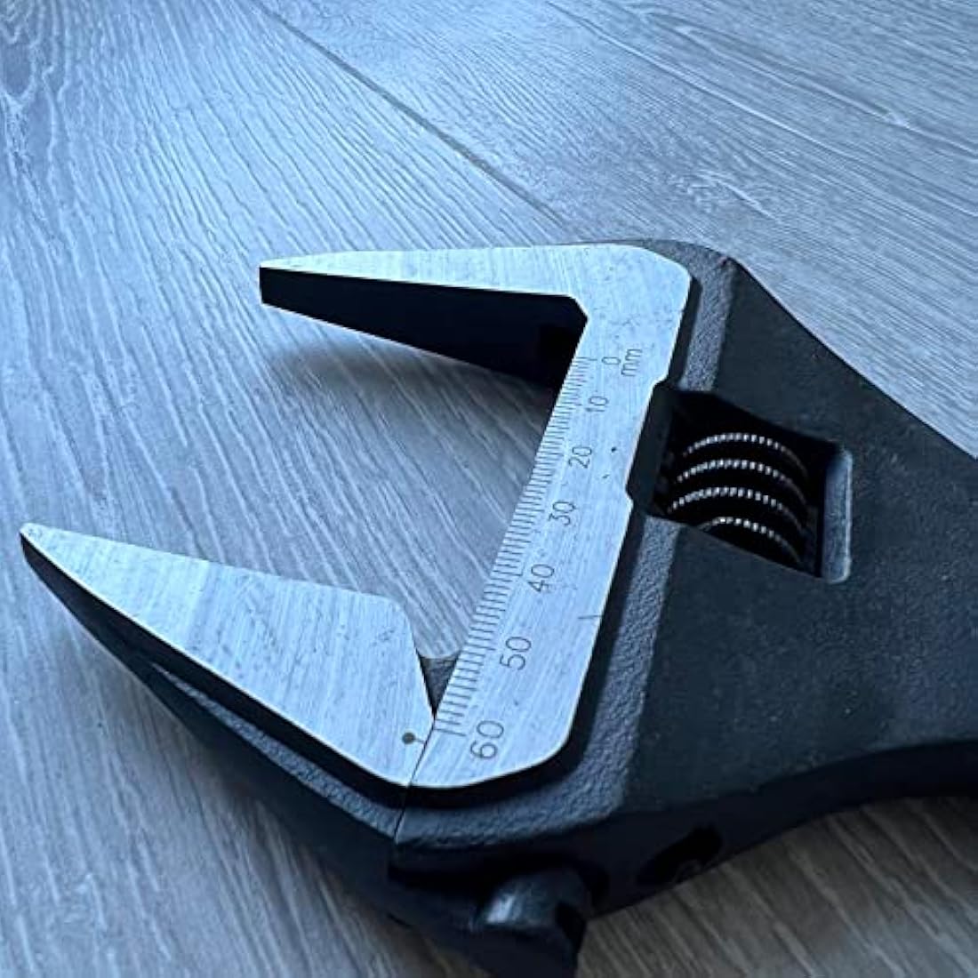 OX OX-P324612 PRO Series Adjustable Wrench, Extra Wide Jaw - Adjustable Plumbing Spanner with Dura Grip Soft Grip Handle - Multifunctional tool, 60mm