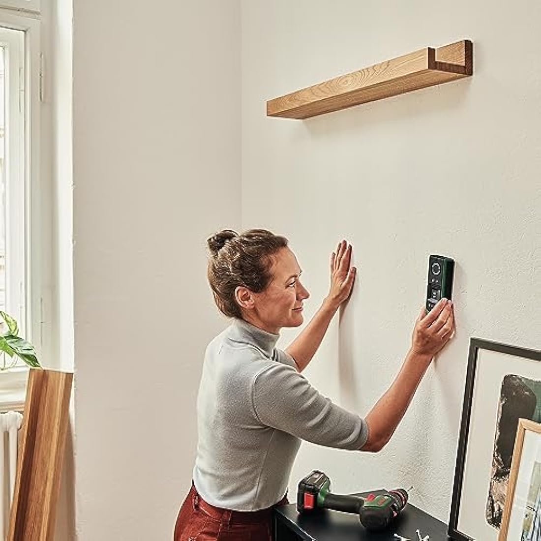 Bosch detector Truvo 2nd gen. (easy one-button handling, simple detection of live cables & metal wall scanner up to 70mm, in E-Commerce cardboard box)