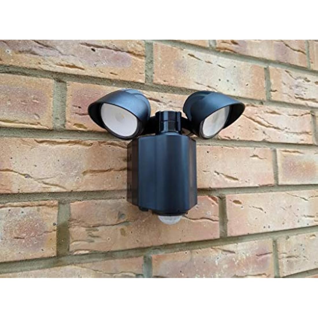 Knightsbridge 230V IP44 2x8W LED Twin Spot Black Security Light with PIR