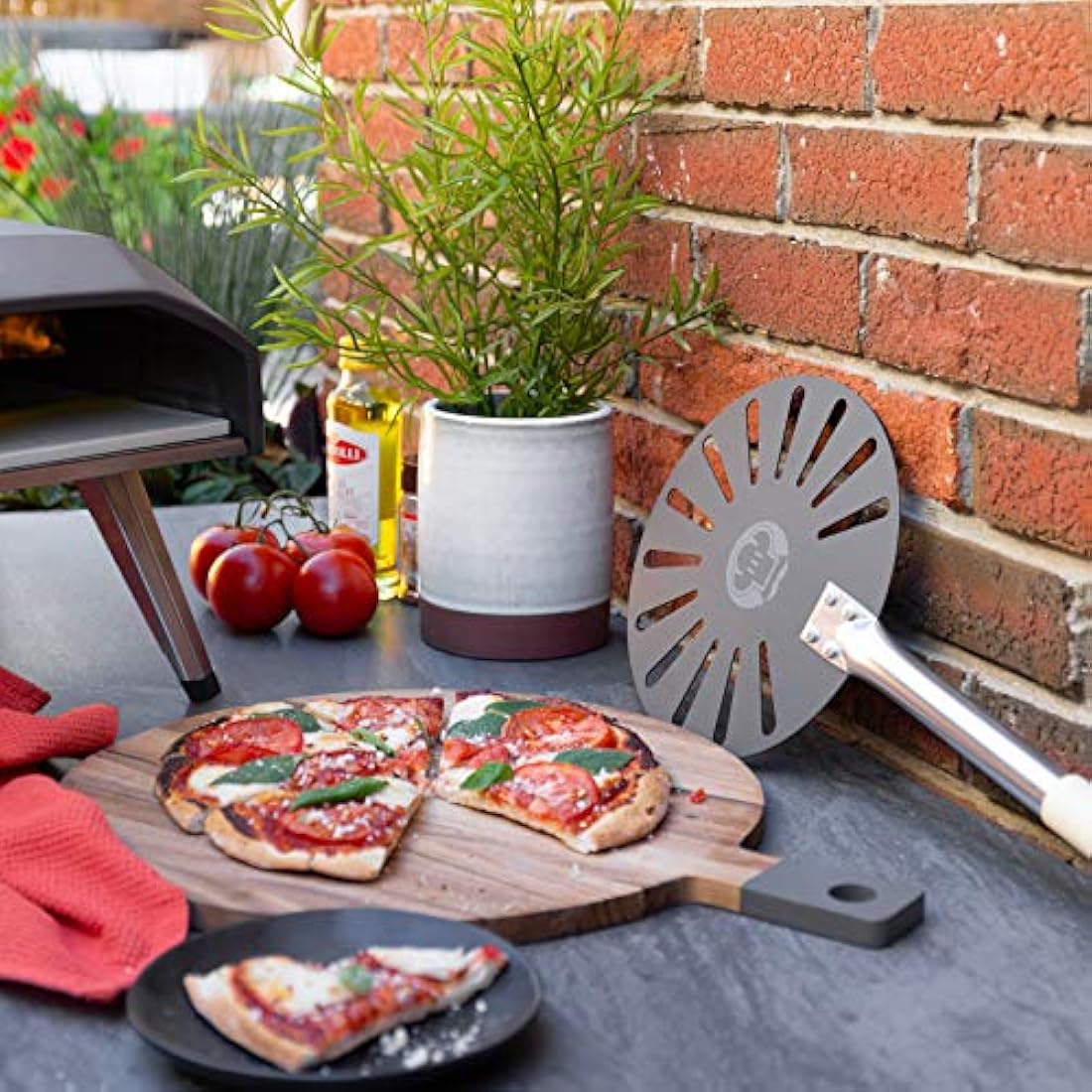 Chef Pomodoro Pizza Turning Peel with Detachable Handle, Aluminum Pizza Paddle, Gourmet Luxury Pizza Peel for Baking Homemade Pizza and Bread, Perforated Pizza Turner, Pizza Spatula (9-Inch / 23 cm)