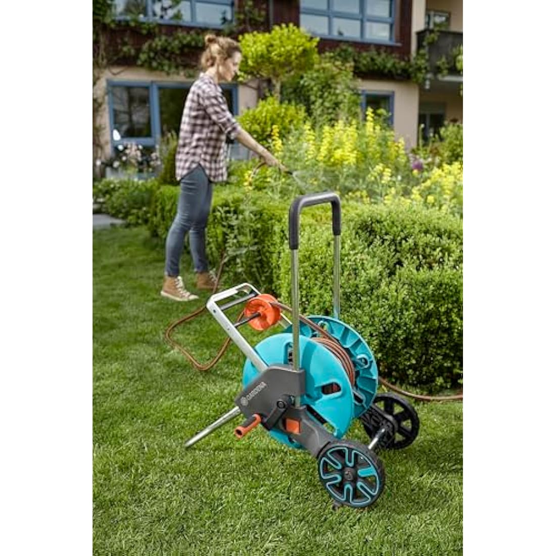 GARDENA CleverRoll M Easy Set: Hose cart with up to 20 m capacity, particularly stable, with a comfortable hose guide in a robust metal frame, drip device (18517-20) Multi-color